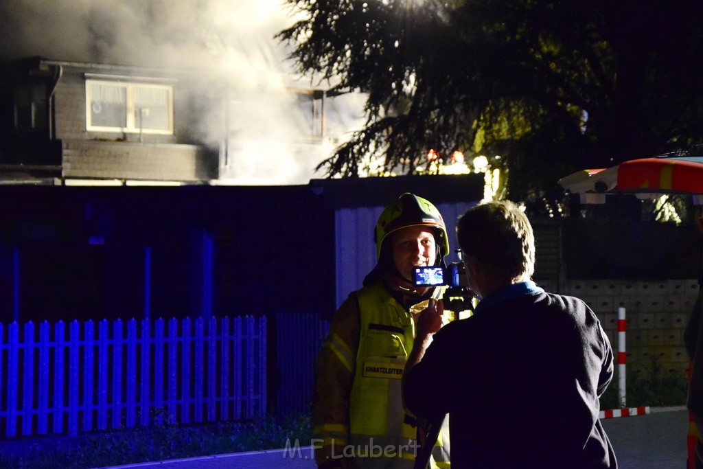 Grossfeuer Einfamilienhaus Siegburg Muehlengrabenstr P0362.JPG - Miklos Laubert